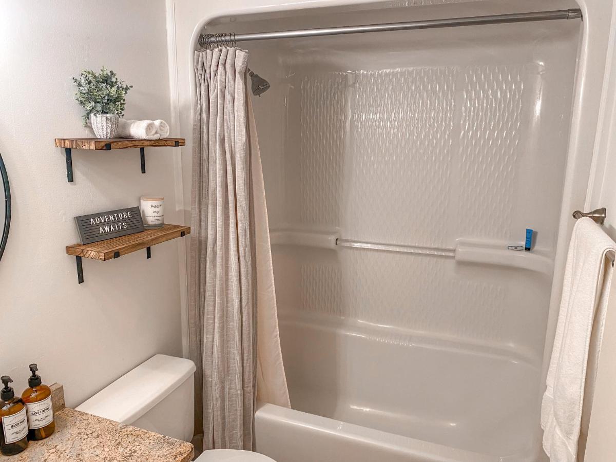 סנואושו Ski-In Ski-Out Luxury Condo With Hot Tub And Pools מראה חיצוני תמונה